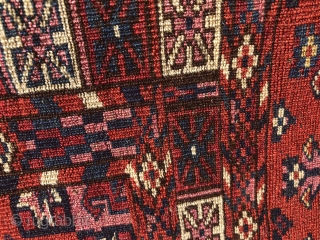 Mid 19th century Tekke chuval beautiful colors and good condition with silk highlight very good  shiny  Silky wool.             