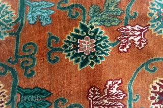 Tibetan rug
early 20th century
0,60 m x 0,84 m
                         