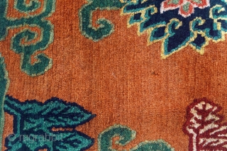 Tibetan rug
early 20th century
0,60 m x 0,84 m
                         
