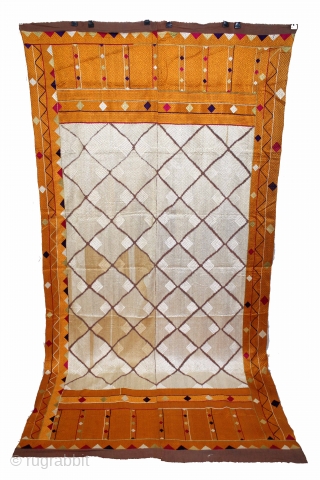 Phulkari From West(Pakistan)Punjab India Called As Chand(Moon) Bagh.C.1900. Rare Pallu Design. Floss Silk on Hand Spun Cotton khaddar Cloth.(DSL05390).              