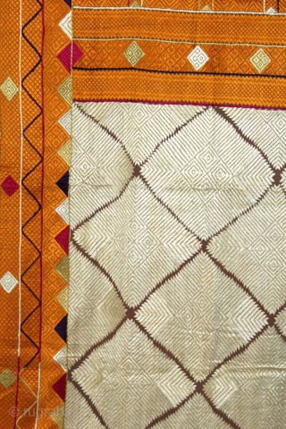 Phulkari From West(Pakistan)Punjab India Called As Chand(Moon) Bagh.C.1900. Rare Pallu Design. Floss Silk on Hand Spun Cotton khaddar Cloth.(DSL05390).              