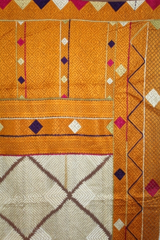 Phulkari From West(Pakistan)Punjab India Called As Chand(Moon) Bagh.C.1900. Rare Pallu Design. Floss Silk on Hand Spun Cotton khaddar Cloth.(DSL05390).              