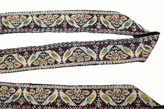 Parsi Gara Sari Kor Border Silk Parrot Hand Embroidery From Surat Gujarat India.C.1900.
Parsi Lace 5 meters Border.(DSL05170).
                