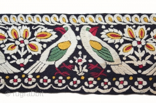 Parsi Gara Sari Kor Border Silk Parrot Hand Embroidery From Surat Gujarat India.C.1900.
Parsi Lace 5 meters Border.(DSL05170).
                