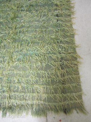 Filiki Tulu...Karapinar/ Konya Anatolia...mid-20th C.....Angora goat hair and wool....2-pieces joined...very good condition...4'7" x 4'7" ( 140 x 140 cm )             