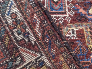 Wonderful and lively antique Shiraz rug with many birds and other animals. 5ft x 3ft 6in Beautiful colors in this piece! Freshly washed so the colors look even better now.

Let me know  ...
