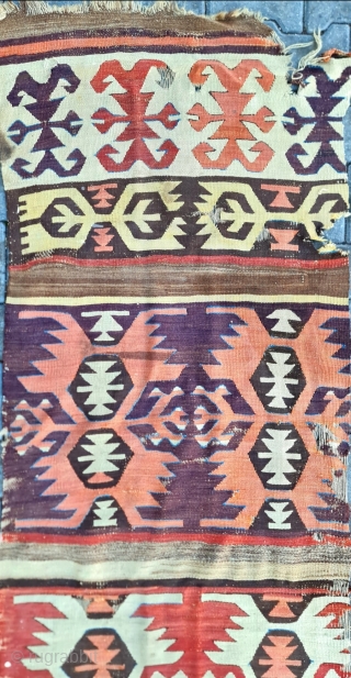 Size: 75 x 375 cm,
Central anatolia, Konya (Karapina)
Camel wool.                        