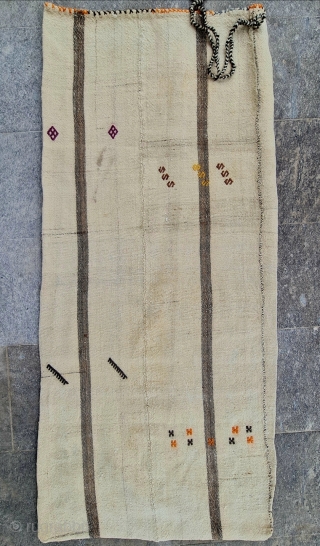 Size : 65x150 cm, 
Central anatolia , Sivas.
 Please email me directly .
arisoylarmobilya@gmail.com                    