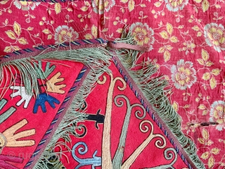 An exceptional antique Uzbek Lakai tribe silk embroidery known as Ilgich / Ayna Khalta. Dating to the 19th century, this is unquestionably one of the earliest, most coveted and unusual examples you  ...