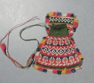 Fine little 19th century knit coin purse from Bolivia - for the knitter in your family.  All natural colors. Made with a secondary external pocket that can only be accessed from  ...