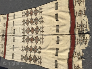 North african kelims 
Wool and wool
Size 252/135 cm                         