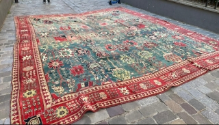 Antique oversize 1860 agra vase carpet.

Old repairs but good state overall
550x450cm

Price : around 30000eu
More pictures and information on request
+33611593013
              