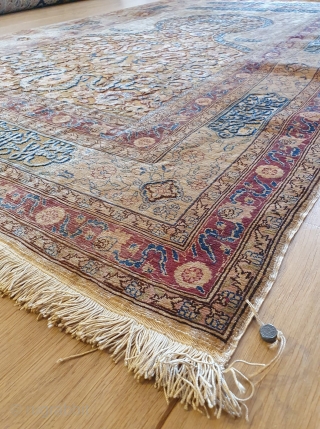 VERY GREAT ANG OUTSTANDING GOLD SILK AND METAL ARMENIAN HEREKE WITH DOUBLE SIGNATURE 
155X110CM                   
