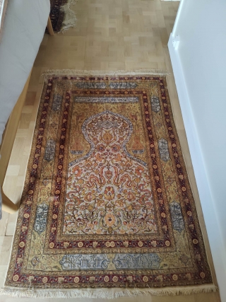 VERY GREAT ANG OUTSTANDING GOLD SILK AND METAL ARMENIAN HEREKE WITH DOUBLE SIGNATURE 
155X110CM                   