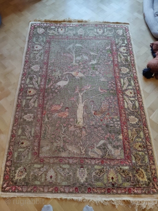 Antique hereke. Silk and metal thread 
Almost full of Souf. Great design
180x120cm                     