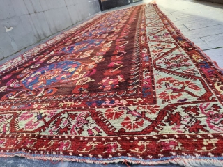 Exceptionnal big runner oversize Anatolian komurcu kula
End of 19th
Perfect condition. Full pile
440x160cm                     