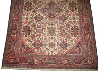 

Mahal Persian knotted circa in 1918 antique, 320 x 227 cm,  carpet ID: P-5340
The black knots are oxidized, the knots are hand spun wool, up edge is finished with a tiny  ...