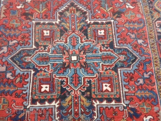 Heris 280 x 180 cm. It is in good condition.
The carpet has full pile.
Natural dyes - Washed and ready for domestic use.
More info, photos or price on request. Thanks for all
your attention.
All  ...