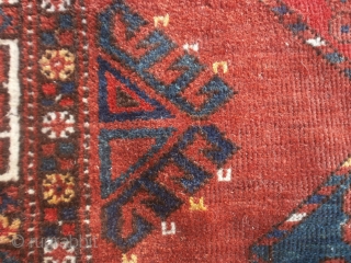 Antique ERSARI from Emirati of Boukhara and I think it is Ersari Bashir tribe.
Carpet in very good condition knotted around the end of XIX°th century.
Naturally all wool and all natural dyes for  ...
