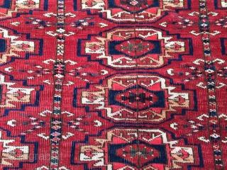 Turkmen chuval late 19th century with very nice colors yellow,green and blue.
excellent condition only very small old repair in the corner.
size 120x76 cm          