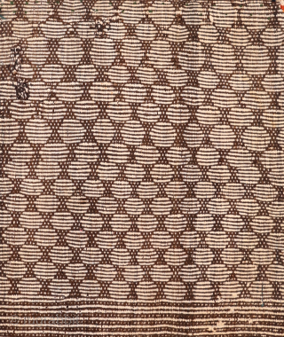 This antique Qashqai chanteh or bag has a geometric grid pattern on the front that plays with the contrast of light and dark colors. Wool and cotton are spun extremely fine. The  ...