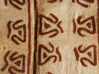 Tapa barkcloth cod. 0561. Collected in West New Britain but migrated from Collingwood Bay. Oro province. PNG. Very good condition (probably half of the original size, two of the four panels). Circa  ...