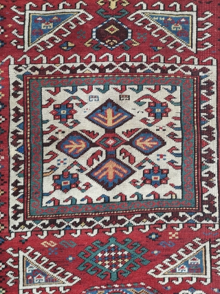 Fachralo Kazak prayer rug. Finely knotted, great colours with just a little re-piling.
173 x 107 5'8 x 3'6               