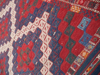 Lovely 19th century Bergama cicim in nearly perfect condition 
Size 120 x 150
48” x 60”                  