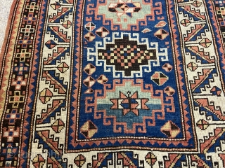 Antique small Kazak rug size 156x99 cm
Good overall condition!                        