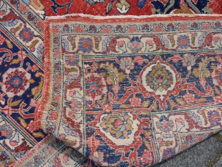 Antique Sultanabad, 379 x 285 cm., 12' 5" x 9' 4".                      