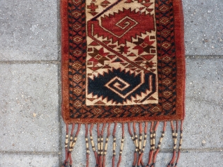Ersari Kapunuk, 97 x 43 x 145 cm, 38" x 17" x 57".
                    