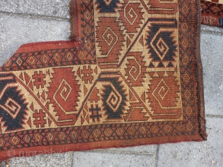 Ersari Kapunuk, 97 x 43 x 145 cm, 38" x 17" x 57".
                    