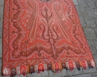 Paisley shawl, Kashmir wool 19th c., probably French, 308 x 152 cm., 10' 1"x 4' 11". Excellent condition, not thin and without any holes or punctures. Some very minor wear at two  ...