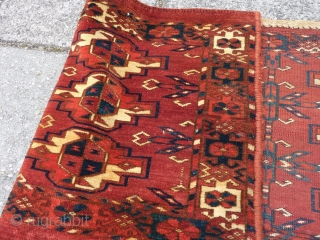 Fine Tekke Torba, 1st half 19th c. 37 x 91 cm., 15" x 36". 300 knts/sq.inch.
Full, velvetlike pile, some damages. With small dots of yellow, blue-green silk and lac dye. ( see  ...