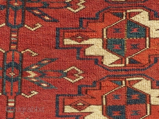 Fine Tekke Torba, 1st half 19th c. 37 x 91 cm., 15" x 36". 300 knts/sq.inch.
Full, velvetlike pile, some damages. With small dots of yellow, blue-green silk and lac dye. ( see  ...
