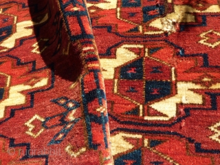 Fine Tekke Torba, 1st half 19th c. 37 x 91 cm., 15" x 36". 300 knts/sq.inch.
Full, velvetlike pile, some damages. With small dots of yellow, blue-green silk and lac dye. ( see  ...