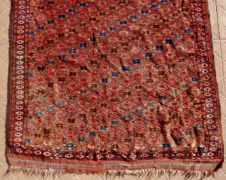 An antique Ersari-Beshir small main carpet, Buchara Oasis, circa 1880, 230 x 120 cm. Unusual design with a lattice of diagonal placed poppy flowers on a purple red ground. Nice sea-green and  ...