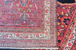 Antique Ferhan Malayer rug wonderful colors and excellent condition all original size 2,03x1,30 cm Circa 1900-1910                 