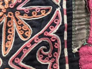 Kazakh- tuskiiz, Centrai Asians (Non-Turkmen) embroidery, carpet for decorating the walls of the Yurt, 1940-50 East Kazakhstan.                