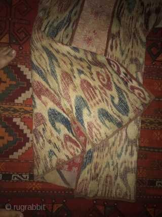 Uzbekistan - Ikat chapan, printed cotton lining - ikat facing. Circa 1900 - 1910                   