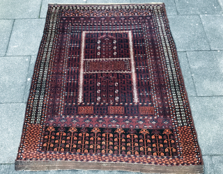 Antique Saryk Ensi - 168cm x 137cm - For its age in good condition - more pictures on request              