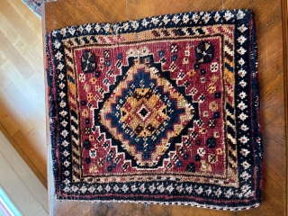 Southpersian bagface
antique 
maybe from around 1910
Gashgai?
Size: 27 x 30 cm approx

in a worn condition

tammo_koenig@aol.com                   