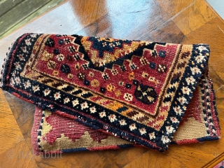 Southpersian bagface
antique 
maybe from around 1910
Gashgai?
Size: 27 x 30 cm approx

in a worn condition

tammo_koenig@aol.com                   