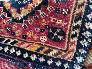 Southpersian bagface
antique 
maybe from around 1910
Gashgai?
Size: 27 x 30 cm approx

in a worn condition

tammo_koenig@aol.com                   