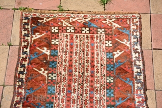 Kurdish runner End 19th century or 1st half of 20th century
Excellent condition, full pile
no repile or repairs
size : 335 x 120 cm 11.0 x 4.0 ft       