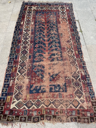 Very rare and very old Qhasgai carpet size 285x136cm                        