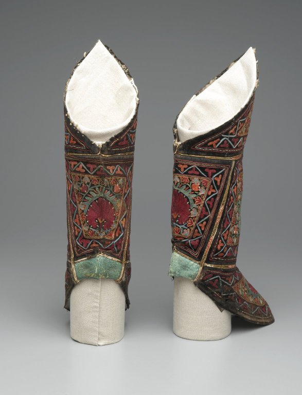 Uzbek boots