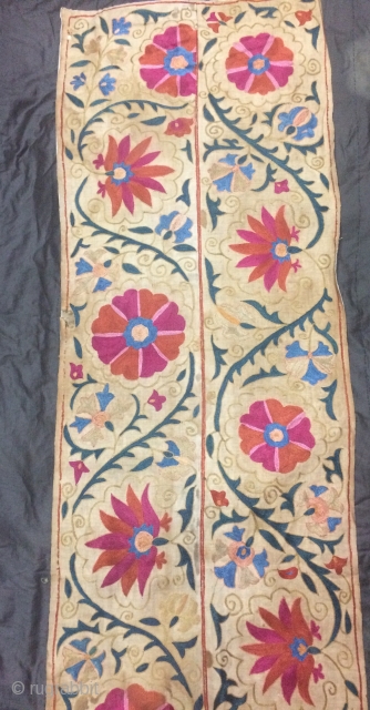 Old embroidery from Lakai uzbek fragment 19 c                         