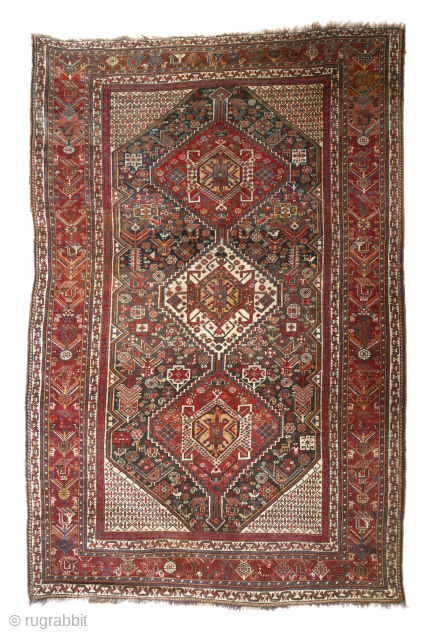 Antique Khamseh or Qashqai rug, early 20Th century. 258 x 167cm (101,5” x 66”).

A piece with excellent quality of velvety wool, with varied and saturated dyes dominated by an opulent hue of  ...