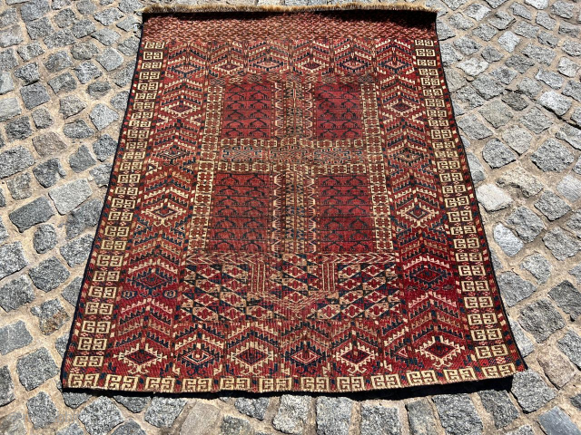 Antique Tekke Ensi, late 19th century.

166 cm x 115 cm

See more rugs in https://trybal.com.ar

Please contact direct mail: arq.abel.try@gmail.com               